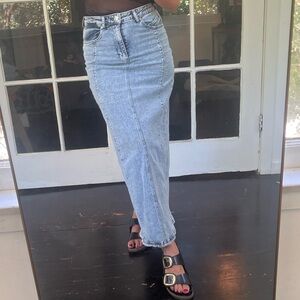 Gestuz - Light Wash Denim Midi Skirt